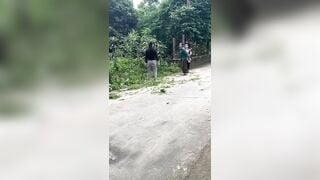 Mới sáng sớm mà các Bà đã đánh nhau vỡ đầu rồi