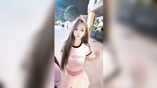 Rủ em về khách sạn chịch liên tục