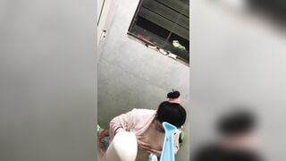 Những khoảnh khắc đang quay lén thì bị phát hiện 3