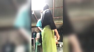 Cháu trai 17 tuổi xin dì họ đụ, dì thấy thương cũng cho nó đụ.
