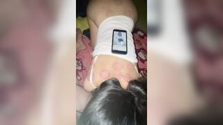 Nhỏ bạn thân đang bệnh