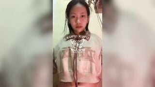 Vú to thủ dâm 147