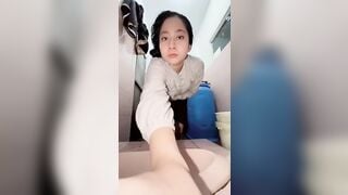 Vú to thủ dâm 166
