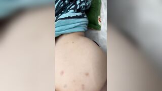 Anh bắn hết lên mặt em đii