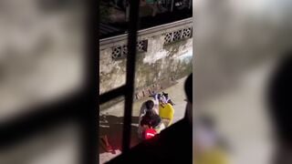 Thiếu đúng mỗi cái giường thôi đó