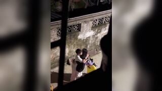 Thiếu đúng mỗi cái giường thôi đó