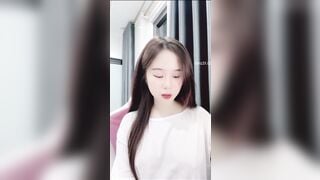 Có ai biết bé này tên j không