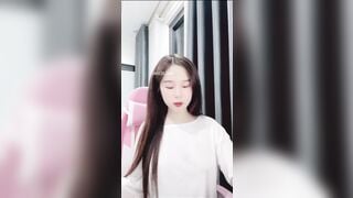 Có ai biết bé này tên j không
