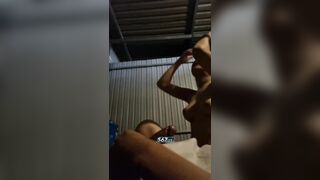 Cà phê chòi hàng viet nha anh em bật loa lên