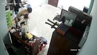 Hack camera cặp đôi trẻ