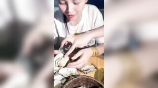 Cách chị gái dạy mấy em trai bú lồn bạn gái thế nào cho cực sướng.