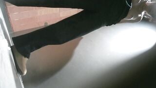 quay lén nhà vệ sinh mấy em non tơ đi đái thật kích thích - phần 45