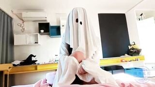 Này thì giả ma bị anh họ đè ra thủ dâm cho