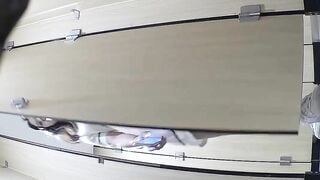 có 1 không 2 quay lén nhà vệ sinh nữ toàn các em non tơ xinh xắn - phần 25