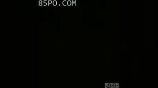 Em ghệ xinh dâm vú bự đứng trc gương tự quay vid show hàng móc lồn dâm cực ngon