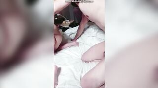 Mới phá trinh nhỏ b thân ngây thơ xong mà vẫn còn nứng nhìn e đã quá nên đè ra tiếp