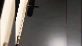 Đồng ý cho người yêu đi bar cùng thằng bạn và cái kết mọc sừng
