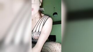 “May mà người ta không biết mày dâm đãng thế này”“Không thì chẳng phải cả tá đàn ông