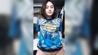 Rau nhờ bạn quay hộ clip tắm để gửi trai