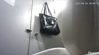 Toilet dâm
