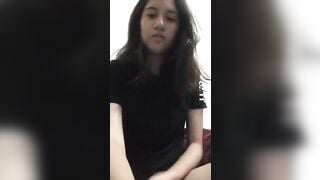 Gạ mãi em nó mới móc lồn cho xem dâm đãng