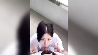 Hết giờ học lôi con lớp trưởng ra ban công bắt nó bú cu cho - phê không tưởng