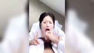 Hết giờ học lôi con lớp trưởng ra ban công bắt nó bú cu cho - phê không tưởng