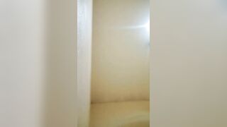 Lần đầu tiên em trai 17 tuổi xin được chị họ đụ, đụ không kịp cởi sì líp luôn mà.