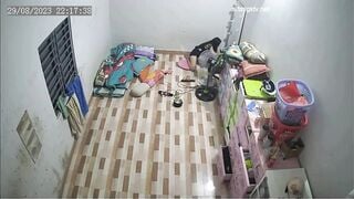 Hack cam động chứa mấy em karaoke tay vịn