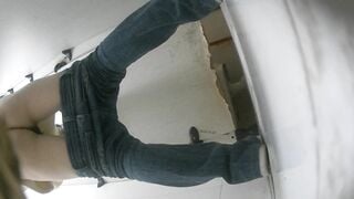 Quay lén wc nữ p 23