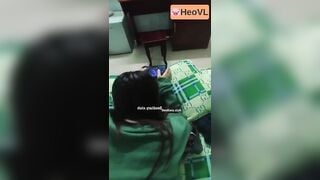 Đang chơi game phải chổng mông cho anh nắc doggy