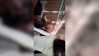 Cùng đi chơi, trên xe đã giật súng cho tôi bắn