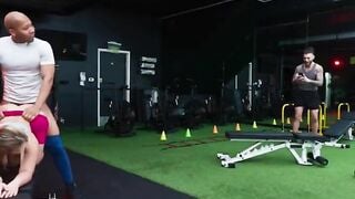 Cho người yêu đi tập gym bị anh cặc to địt cho tê lồn dâm đãng lồn ngập tinh