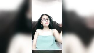 Vừa sinh vừa dâm em đều có đủ 2