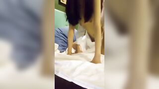 Con em họ 17 tuổi vừa mới đi học về liền bị anh trai đè đụ.