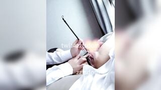 Dùng bút lông cù loét hột le cho em hầu gái vú bự sướng co giật banh lồn cho a xoa