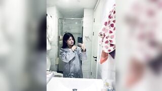 siêu phẩm quay lén mấy em bé loli non tơ đi tắm cực cuốn - phần 22