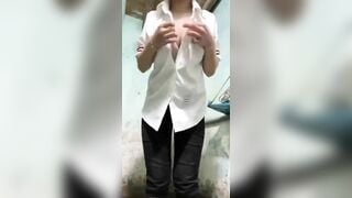Em single mom nứng lồn call sex khẩu dâm với trai lạ sướng bắn nước P3