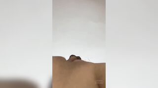 Bé gái mới tí tuổi đã tập tần thẩm du rồi 🤭