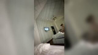 Con gái khi say, thấy cặc là nhét vào đéo cần biết phải người yêu mình không