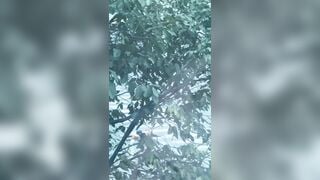 Giận chồng có bồ chị gái cởi trần chạy ra đường nằm, mặc kệ sự đời thế nào.
