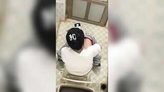 em hàng xóm ngày nào cũng cho rửa mắt hớ hênh quá