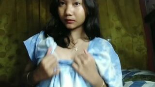 Má xinh thật sự nhìn cặp vú chịu sao nổi trời