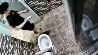 cammara ẩn Quay Lén WC các em xinh tươi nhìn nứng cặc - phần 25