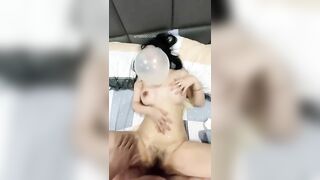 mồm thì bú bóng lồn thì bị trai đóng em phê quá cong hết cả người