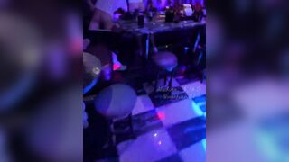 Đi hát với 2 thằng b mới ra ngoài có chút mà về đã thấy 2 th chén tập thể e nv KTV r