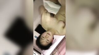 Bé nó thích được bú và nuốt tinh người yêu