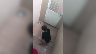 cammara ẩn Quay Lén WC các em xinh tươi nhìn nứng cặc - phần 28