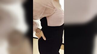 Địt chị mb đồng nghiệp hàng ngon thích dùng cả cu giả lồn dâm nhiều nước
