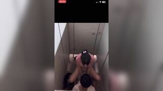 nhà nghỉ không vào hai em học sinh địt luôn trong wc công cộng